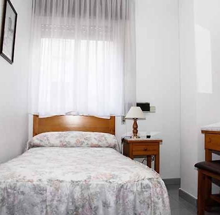 Hostal 3 De Noviembre Hotel Palencia Kültér fotó