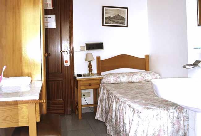 Hostal 3 De Noviembre Hotel Palencia Kültér fotó